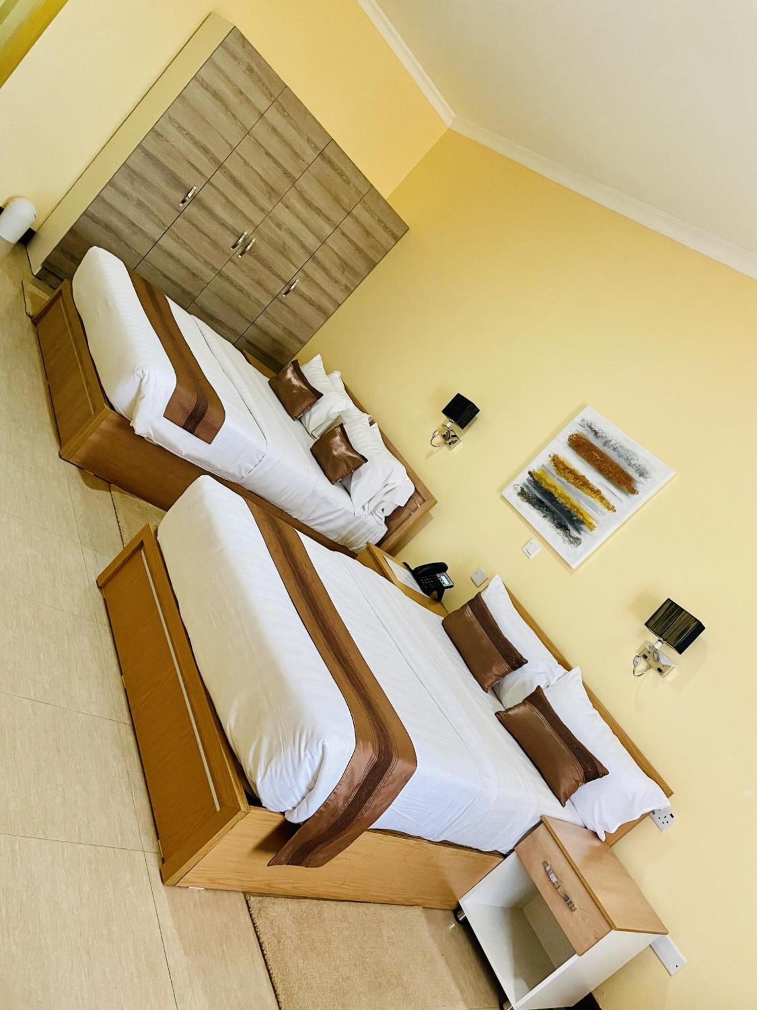 Nashera Hotels Dodoma Bagian luar foto