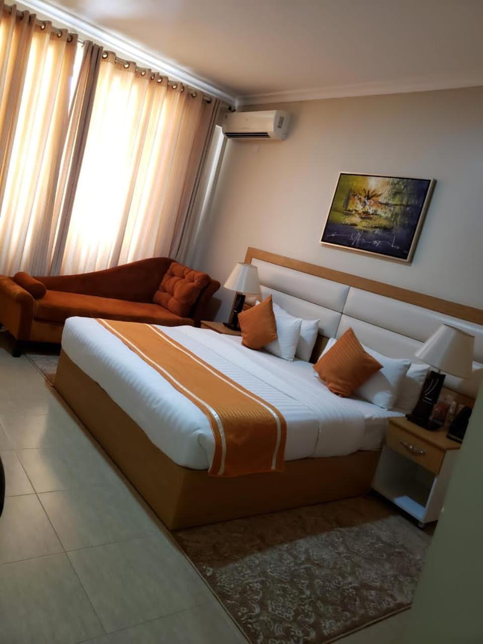 Nashera Hotels Dodoma Bagian luar foto