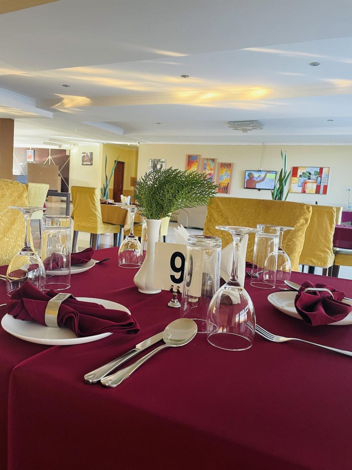 Nashera Hotels Dodoma Bagian luar foto