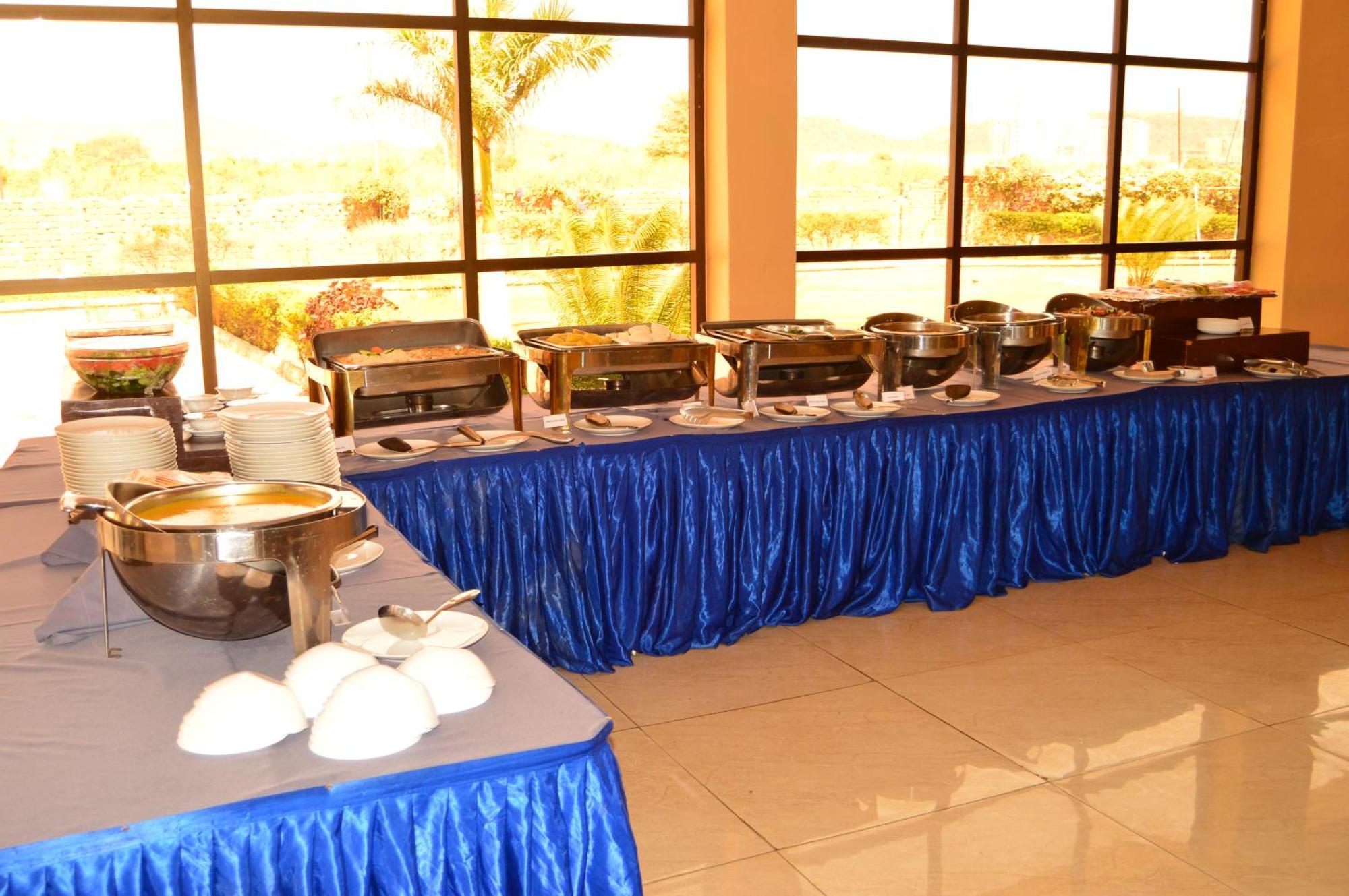 Nashera Hotels Dodoma Bagian luar foto